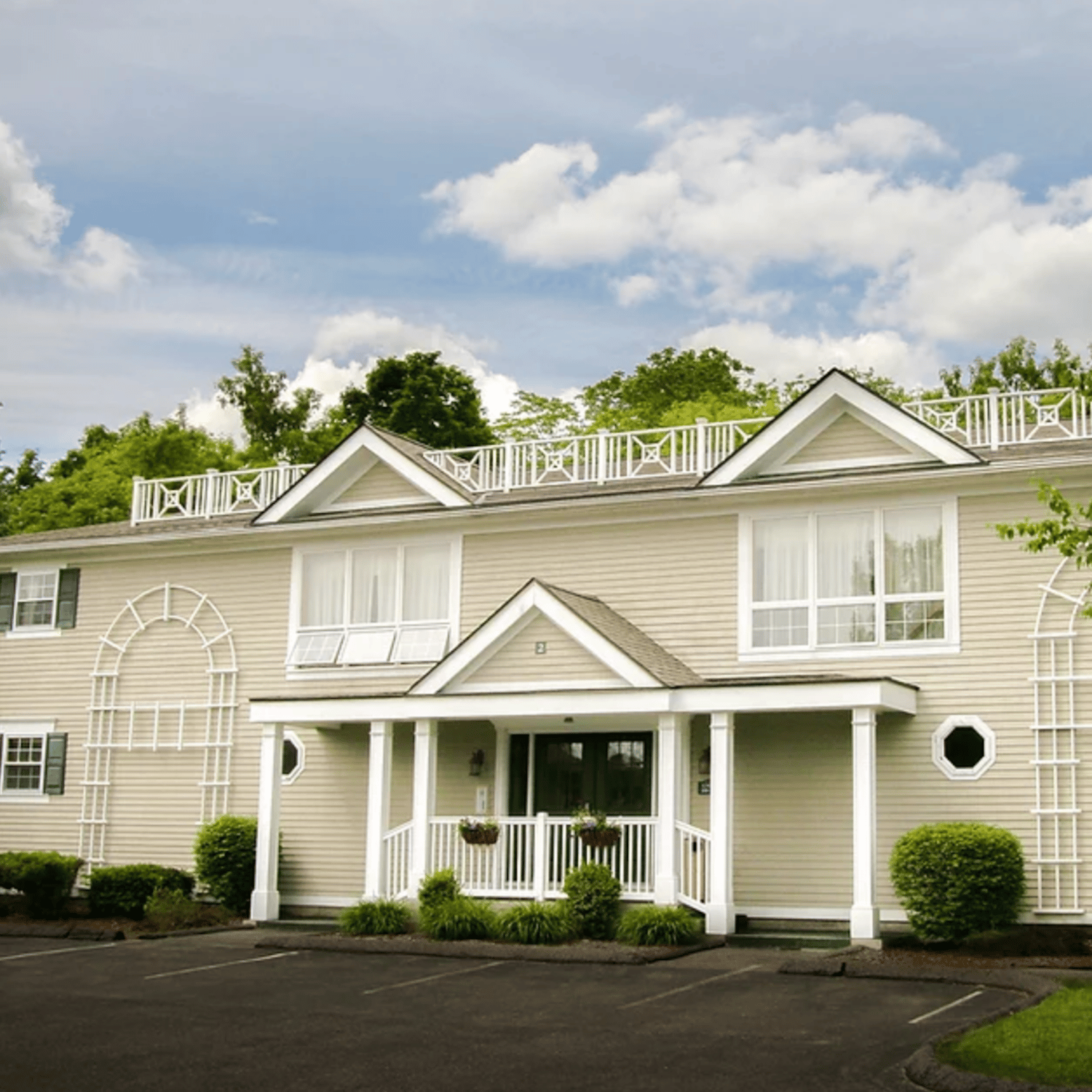 Berkshire Yankee Suites